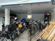 großzügige PKW-Garage