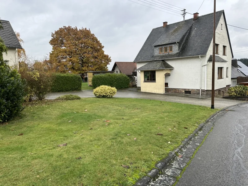 Sosberg - Haus kaufen in Sosberg - Gepflegtes Einfamilienwohnhaus mit Garage in ruhiger Wohnlage der Hunsrückgemeinde Sosberg
