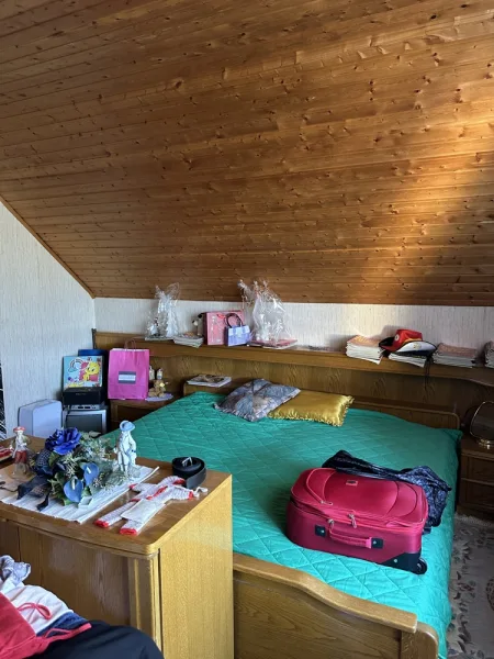 Schlafzimmer DG