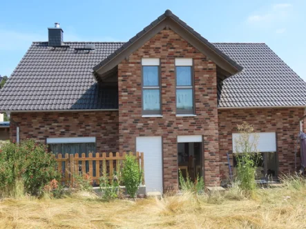 Mehren - Haus kaufen in Mehren - Zwangsversteigerung: Einfamilienwohnhaus in toller Aussichtslage der Eifelgemeinde Mehren