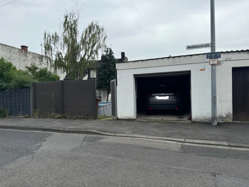 Garage und 2. Zugang Grundstück