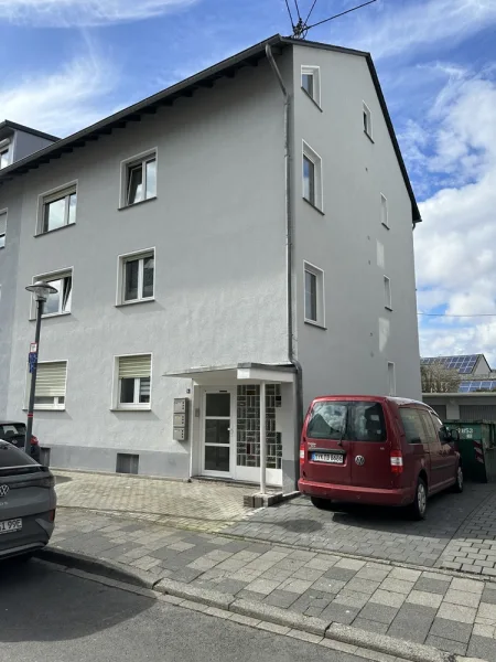 Mayen Frontansicht - Haus kaufen in Mayen - Gepflegtes und lfd. reonoviertes Dreifamilienwohnhaus in Mayen, ideal als Kapitalanlage geeignet!