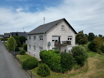 Kürrenberg - Haus kaufen in Mayen / Kürrenberg - Zweifamilienwohnhaus in ruhiger Randlage der Gemeinde Kürrenberg