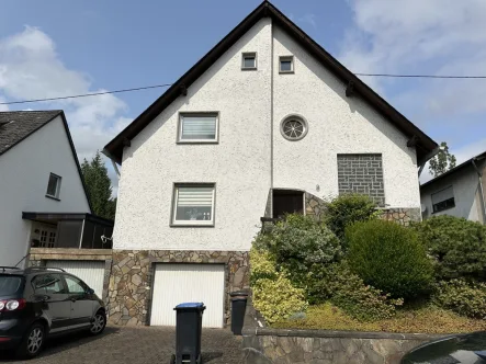 Ettringen - Haus kaufen in Ettringen - Gepflegtes Zweifamilienwohnhaus in ruhiger Ortslage der Gemeinde Ettringen