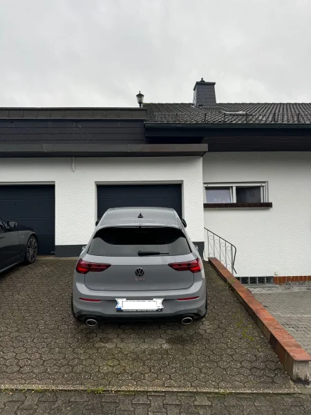 Garage + Stellplatz