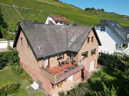 Aus der Luft - Haus kaufen in Winningen - Sehr solide gebautes Einfamilienhaus in top Lage von Winningen zu verkaufen.