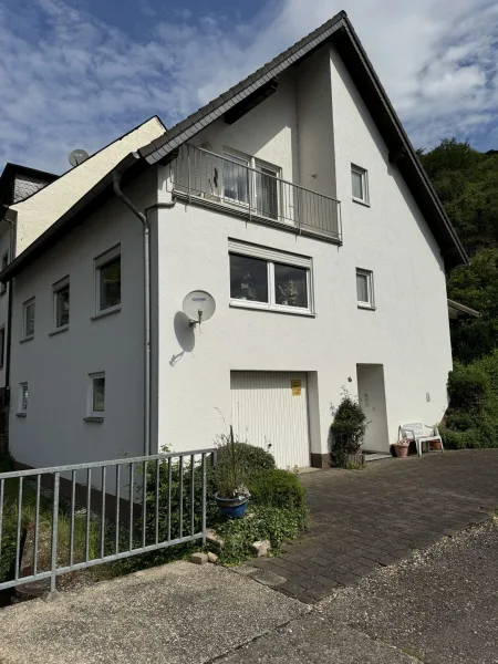 Außenansicht - Haus kaufen in Klotten - Ihr neues Zuhause an der Mosel! Einfamilienhaus mit Garage in Klotten!