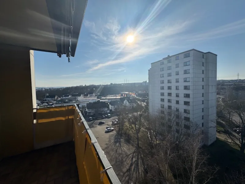 Ausblick - Wohnung kaufen in Andernach - Über den Dächern von Andernach!92m² renovierte Dreizimmerwohnung mit Balkon und Tiefgarage