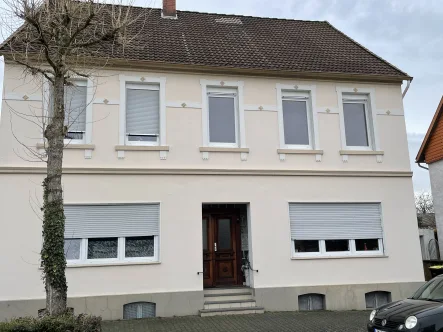 Aussenansicht - Haus kaufen in Barntrup - Gepflegtes 3-Familienhaus in Barntrup