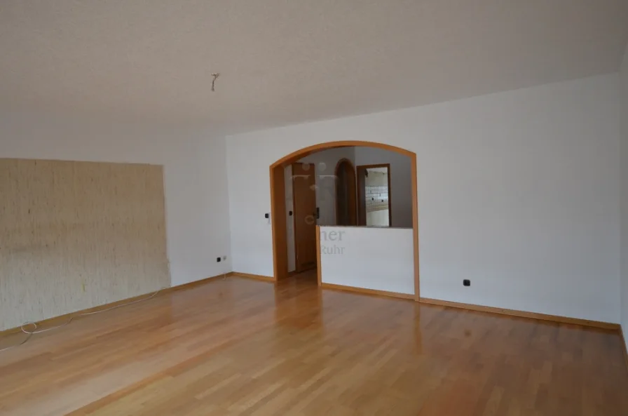 Wohnzimmer - Wohnung kaufen in Moers - Diese gemütliche Wohnung mit Balkon und Garage kann wieder in neuem Glanz erstrahlen!