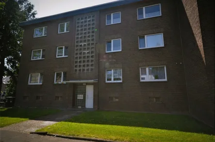 Hausansicht - Wohnung mieten in Duisburg - Schöne helle Wohnung mit Balkon!