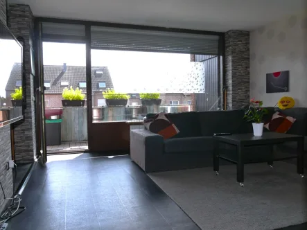 Wohnzimmer - Wohnung kaufen in Duisburg - Sehr schöne 4-Zimmerwohnung mit Balkon und PKW-Stellplatz in Duisburg-Rumeln!