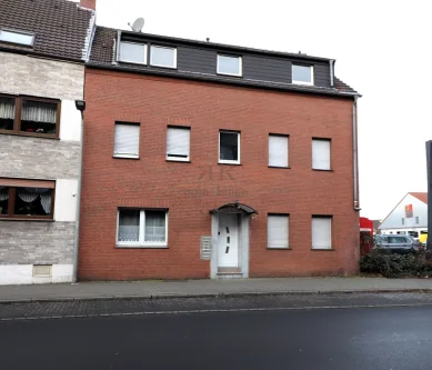 Vorderansicht - Haus kaufen in Oberhausen - Immobilie mit 6 Apartments in zentraler Lage von Oberhausen.