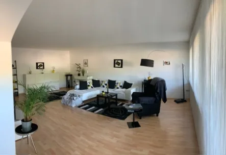 Wohnzimmer1 - Wohnung kaufen in Dortmund - Großzügige 3-Zimmer-Eigentumswohnung mit Terrasse in guter Lage von Dortmund-Bittermark zu verkaufen
