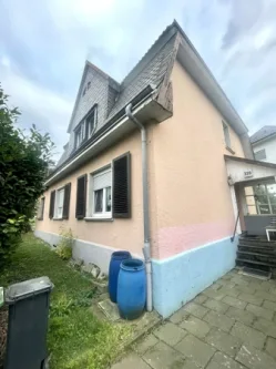 Außenansicht - Haus kaufen in Schwerte - Wohnhaus mit Weitblick: Eigenheim oder Kapitalanlage in Schwerte - Westhofen