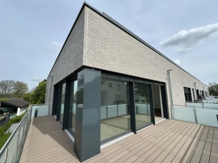 Eckbalkon - Wohnung mieten in Iserlohn / Hennen - Hochwertige Wohnung, exklusive Ausstattung, umlaufender XL-Balkon, in Hennen, zu vermieten