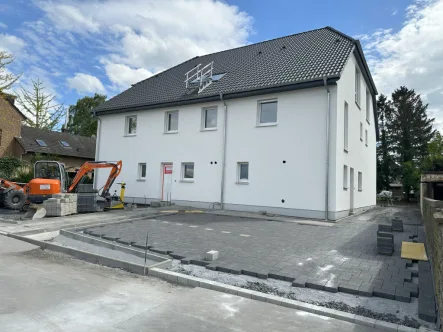 Hausansicht - Haus mieten in Dortmund - Asseln - Neubau-Erstbezug Einfamilien-Niedrig-Energiesparhaus mit Luft/Wasser-Wärmepumpe in Do-Asseln!