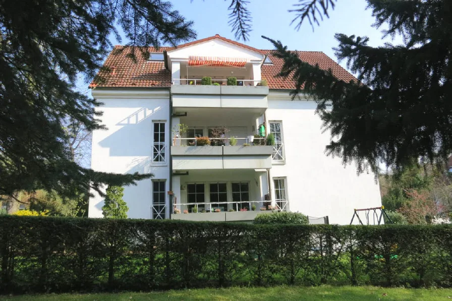 Hausansicht - Wohnung mieten in Dortmund - Brechten - Do-Brechten, Wohnung im 1. OG mit Süd-Loggia am Waldrand  Nähe Süggelwald /  U-Bahn Waldesruh