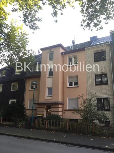 Aussenansicht - Wohnung mieten in Duisburg / Röttgersbach - **Dachgeschosswohnung mit 3 Zimmer zu vermieten..**