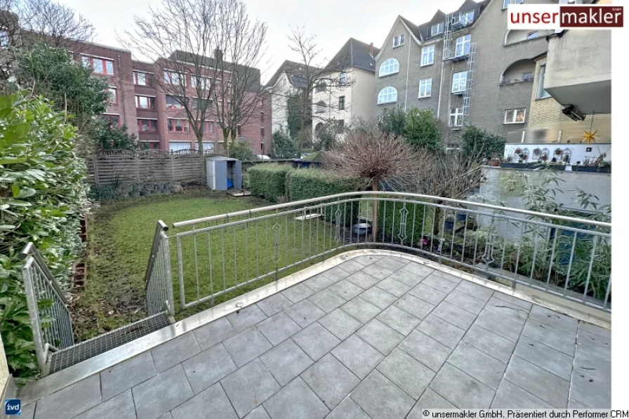 Terrasse mit Garten - Haus kaufen in Duisburg - Stadthaus mit Garten, Eigentümer  Erdgeschoss Wohnung, 1.OG+2.OG vermietet