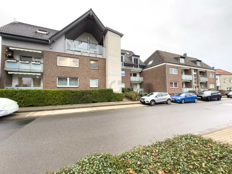 Ansicht von Straße - Wohnung mieten in Niederzier / Krauthausen - Wunderschöne Erdgeschosswohnung in Ruhiglage von Krauthausen