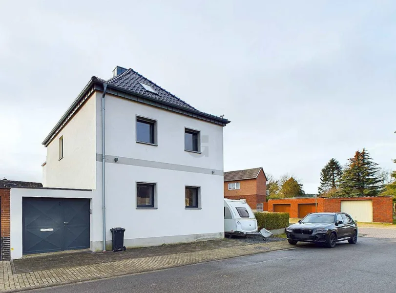 Hausansicht - Haus kaufen in Langerwehe / Schlich - Umfangreich saniertes Einfamilienhaus in Langerwehe-Schlich.