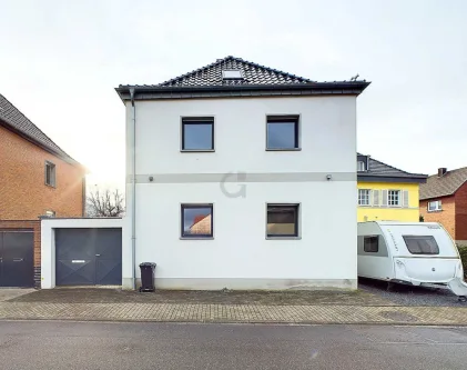 Hausfront - Haus kaufen in Langerwehe / Schlich - Wunderbar saniertes Einfamilienhaus in Langerwehe-Schlich.