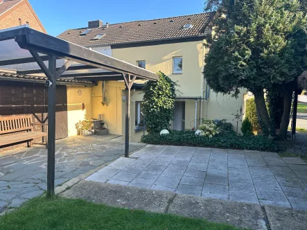 Garten-Ansicht - Haus kaufen in Düren - Schickes Einfamilienhaus mit tollem Grundstück in 52355 Düren