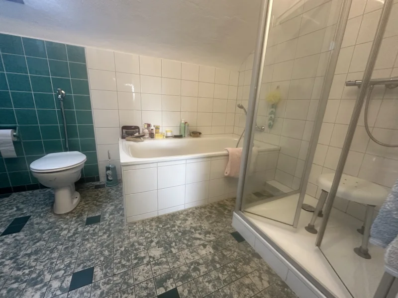 Badezimmer im OG