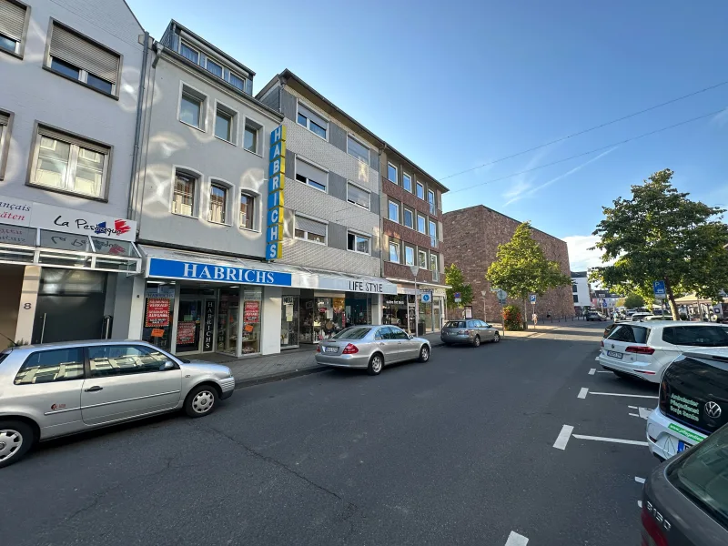 Straßenansicht - Haus kaufen in Düren - Modernes Wohn- und Geschäftshaus im Herzen von 52349 Düren