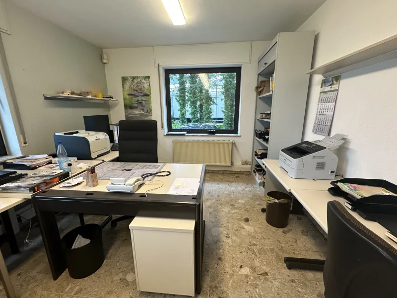 Büro 1