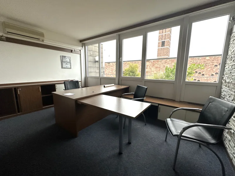 moderne Büroflächen   - Büro/Praxis mieten in Düren - Schicke Büro-/Praxisflächen in 52349 Düren, mit Dachterrasse und Fahrstuhl