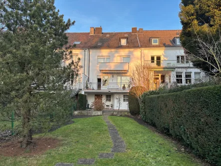 Gartenansicht - Haus kaufen in Düren - Einfamilienhaus in wunderbarer Lage von 52355 Düren-Stadt