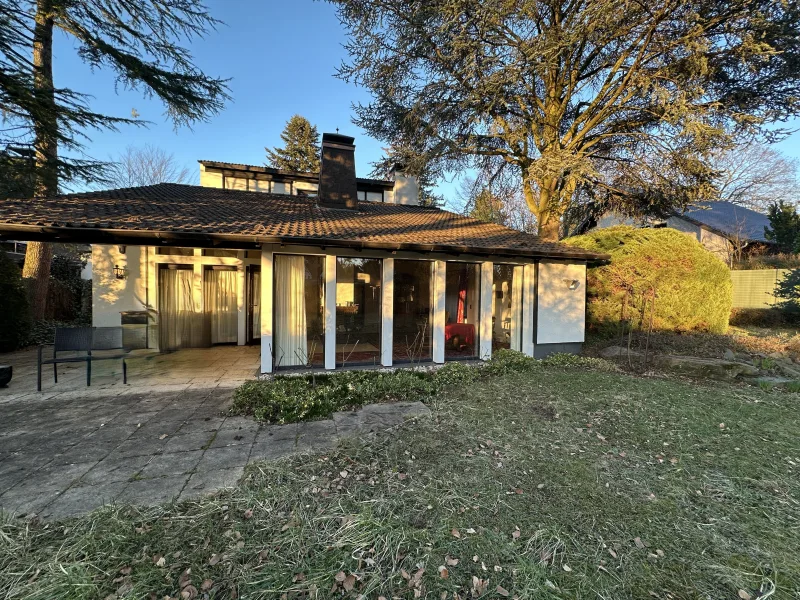 Gartenansicht - Haus kaufen in Düren - freistehendes Einfamilienhaus in 52349 Düren-Süd