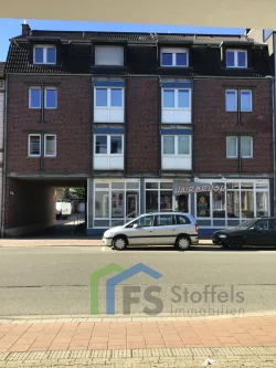 Front (2) - Wohnung mieten in Düren - Stadtwohnung mit Balkon, Aufzug und Küche