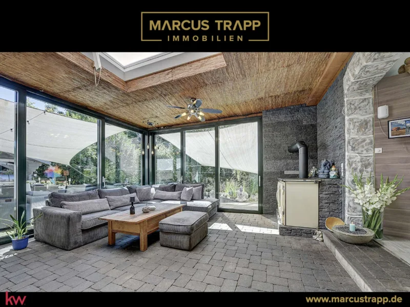 Startbild_Logo_Marcus Trapp Immobilien_schwarz mit KW Kopie.001 - Haus kaufen in Duisburg - Ihr Traumhaus für die ganze Familie inkl. idyllischem Gartenparadies