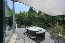 Marcus Trapp - Immobilien_Garten-Whirlpool