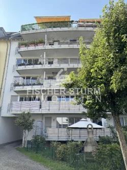 Hausansicht Rückseite - Wohnung mieten in Düsseldorf - Düsseldorf-Flingern: 2-Zimmer-Balkonwohnung mit Lift und PKW-Stellplatz!