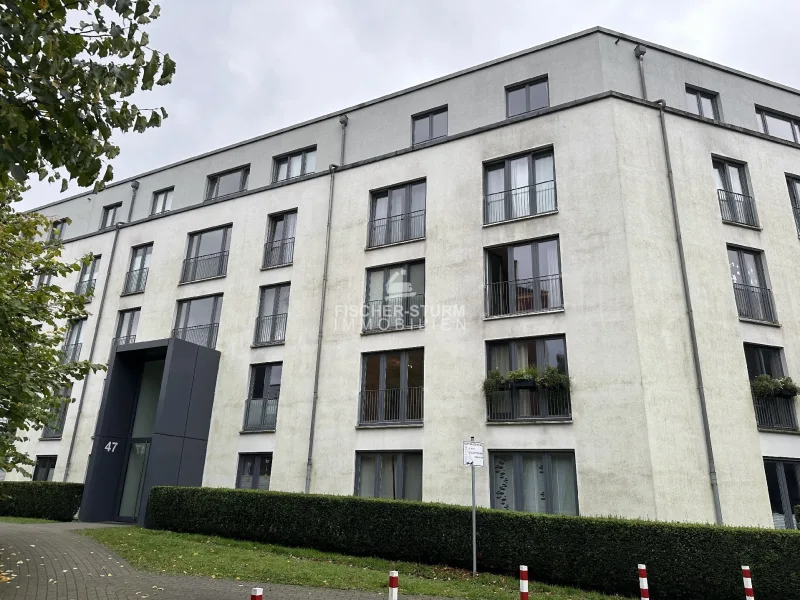 Außenansicht - Wohnung mieten in Düsseldorf - Düsseldorf-Ludenberg! 3-Zimmer-Gartenwohnung am Waldrand!