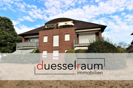 Titelbild - Wohnung kaufen in Düsseldorf / Holthausen - Holthausen: gut geschnittene 3-Zimmer auf Erbpacht mit TG-Stellplatz und Terrasse in ruhiger Lage