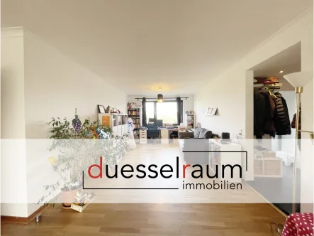 Titelbild - Wohnung mieten in Düsseldorf - Urdenbach: Helle und geräumige 4 Zimmer Wohnung mit 2 Balkonen in guter Wohnlage!