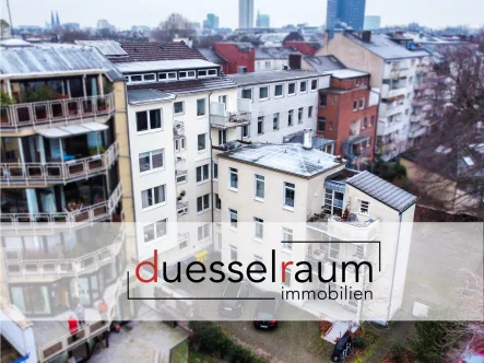 Titelbild - Haus kaufen in Düsseldorf - Pempelfort: attraktives und gepflegtes MFH mit 12 Wohneinheiten und 8 Stellplätzen in Top-Lage!