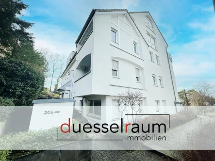 Titelbild - Wohnung kaufen in Düsseldorf - Unterbach: Traumhafte Maisonette-Wohnung(en) mit Dachterrassen und Panoramablick über Unterbach!