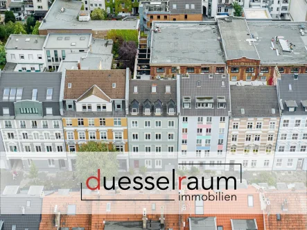 Drohnenaufnahme - Wohnung kaufen in Düsseldorf - Unterbilk: traumhafte Maisonette mit idyllischem Balkon und Dachterrasse in begehrter Nachbarschaft