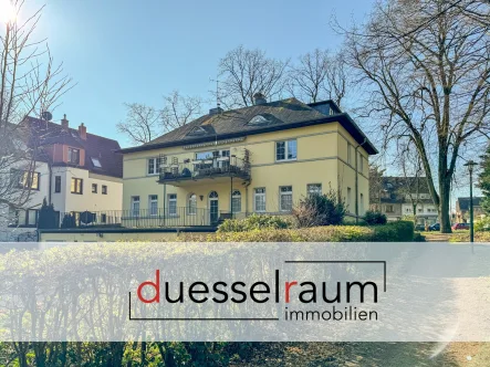 Titelbild - Wohnung kaufen in Düsseldorf / Unterbach - Unterbach: Arztpraxis oder schicke Eigentumswohnung - hier haben Sie die Wahl