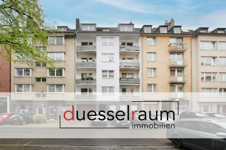 Titelbild - Wohnung kaufen in Düsseldorf / Pempelfort - Pempelfort: komplett sanierte und möblierte 2-Zimmerwohnung mit Balkon in beliebter Lage