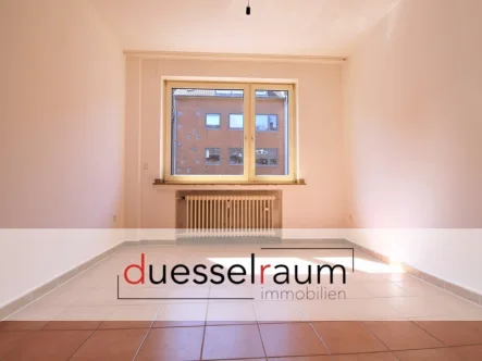 Titelbild - Wohnung mieten in Düsseldorf / Niederkassel - Niederkassel: gepflegte 1,5 Zimmerwohnung mit Balkon und Blick ins Grüne in beliebter Lage!