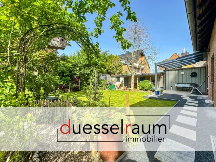 Titelbild - Haus kaufen in Dormagen / Gohr - Dormagen Gohr: Große Familie? Kein Problem! Freistehendes Haus zwischen Köln und Düsseldorf
