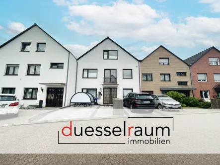 Titelbild - Wohnung mieten in Düsseldorf - Lichtenbroich: großzügige 4 -Zimmer-Maisonette mit großer Terrasse und Stellplatz in ruhiger Lage!