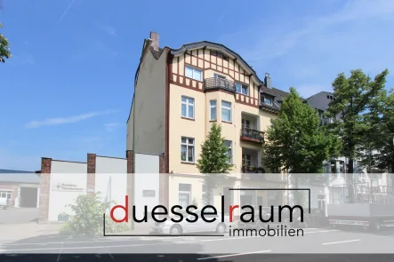 Titelbild - Wohnung kaufen in Düsseldorf / Reisholz - Reisholz: Moderne Wohnung mit Balkon und Tageslichtbadezimmer
